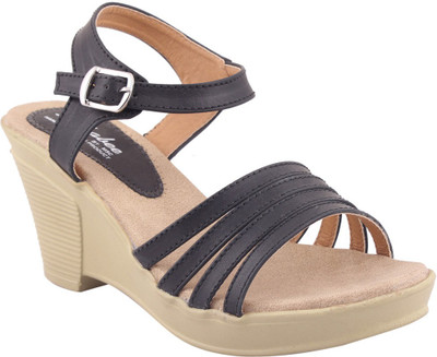 

MSC Women Black Wedges