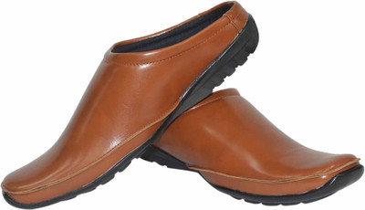

Strive Men Tan Casual