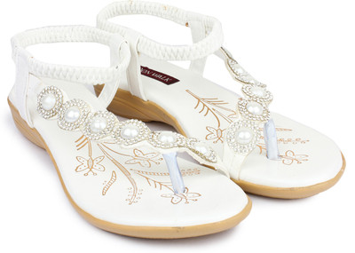 

Moonwalk Women White Flats