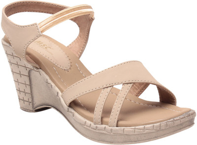 

MSC Women Camel Heels
