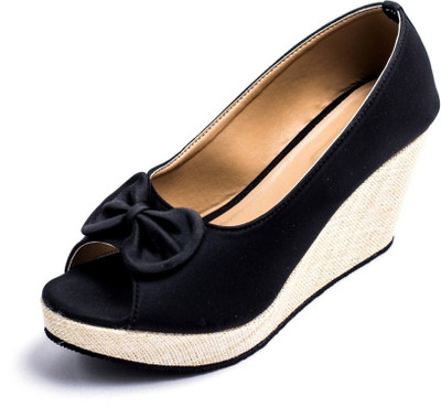 

Hepburnette Women Black Wedges