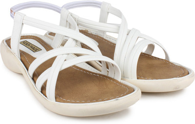 

Moonwalk Women White Flats