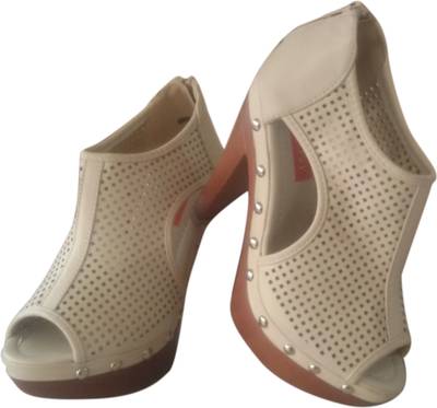 Alexus Women Beige Heels