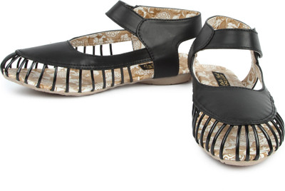 

CUTE FEET Women Black Flats