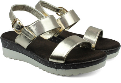 

Inc.5 Women GOLD Wedges