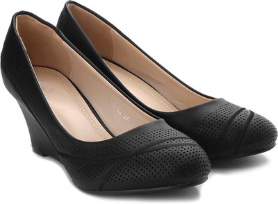 Inc.5 Women Black Wedges