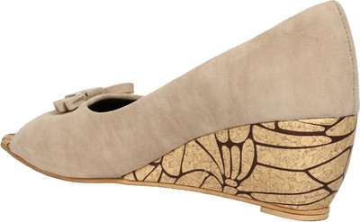 

Jade Women Beige Wedges