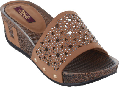 

Shuz Touch Women TAN Wedges