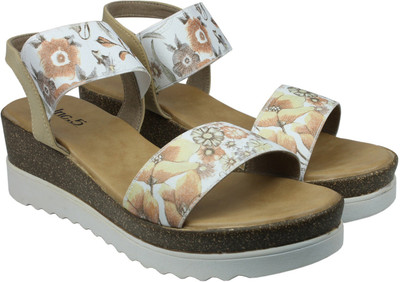 

Inc.5 Women BEIGE Wedges