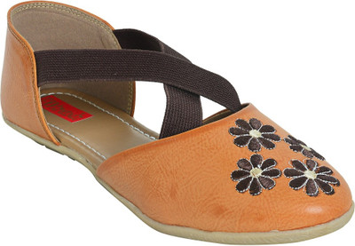 

Footrendz Women Tan Flats