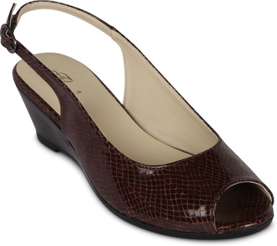 

Flora Women 06, Brown Wedges