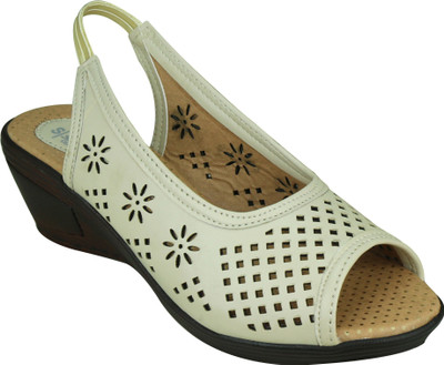 

Sumi Collections Girls Wedges(Cream