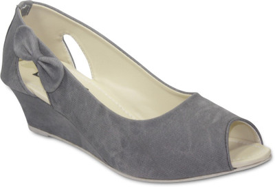 

TEN Women Black Wedges