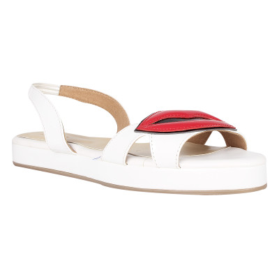 

Zaera Women White Flats
