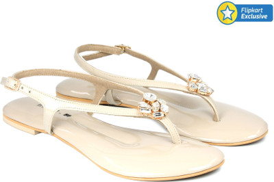 

Inc.5 Women BEIGE Flats