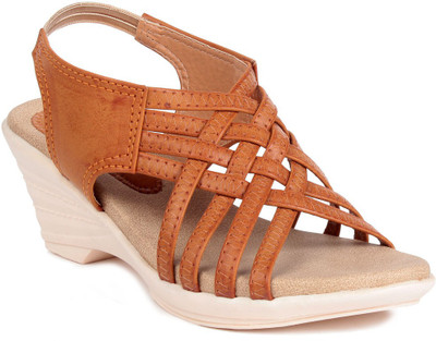 

MSC Women Brown Wedges