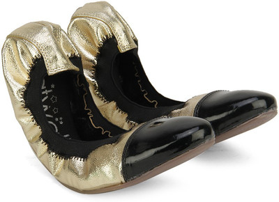 

Catwalk Women GOLD Flats