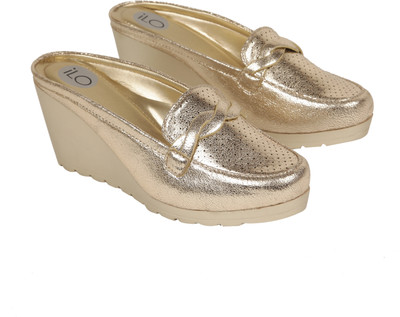 

Ilo Women Gold Wedges