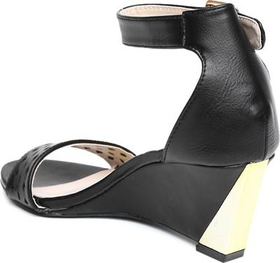 Dressberry Women Black Heels