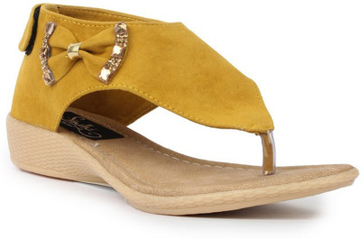 

Sindhi Footwear Girls Sports Sandals(Yellow