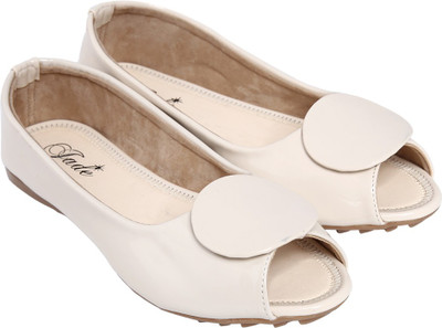 

Jade Women Beige Flats