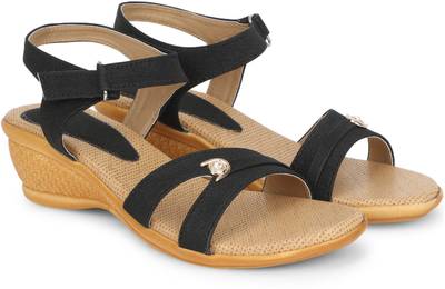 Jayn Martin Women Soothing Beige::Jet Black Heels