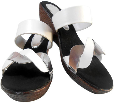 

Lily Women White Wedges