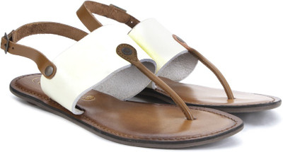 

Catwalk Women Beige Flats
