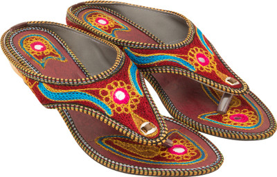 

Footrendz Women Red::blue;golden Flats