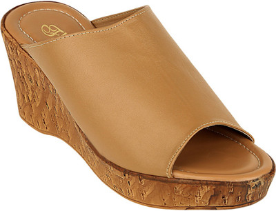 

Flora Women 04, Beige Wedges