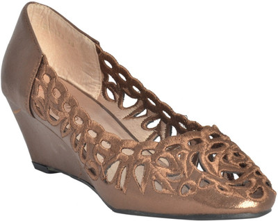 

Shuberry Women Brown Wedges