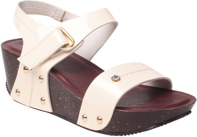 

MSC Women Cream Wedges