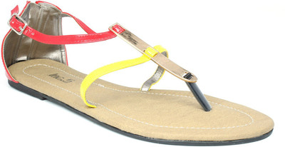 

Inc.5 Women MAROON Flats