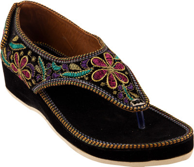 

Royal Collection Women Multicolor Wedges