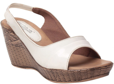 

MSC Women White Heels