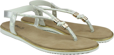 

Inc.5 Women SILVER Flats