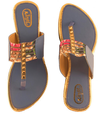 

Foot Wagon Women Gold Flats