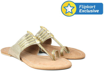 

Inc.5 Women GOLD Flats