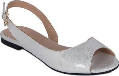 

Flora Women 21, Silver Flats