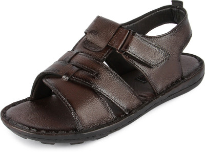 

Shooz Men Brown Sandals