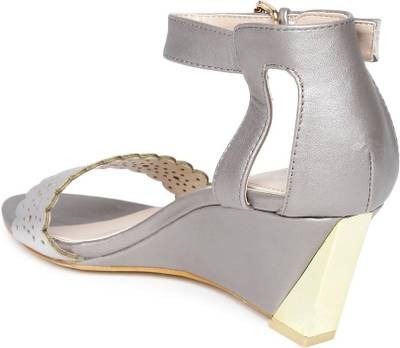 Dressberry Women Black Heels