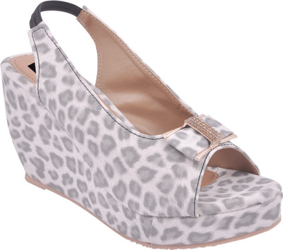 

DICY Women Black Wedges