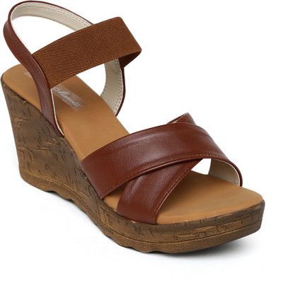 

Bruno Manetti Women Brown Wedges