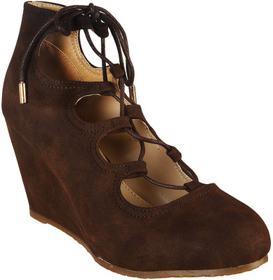 

Flat n Heels Women Brown Wedges