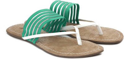 

Inc.5 Women White Flats