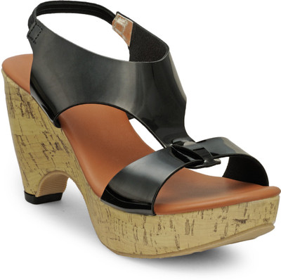 

Nell Women Black Wedges