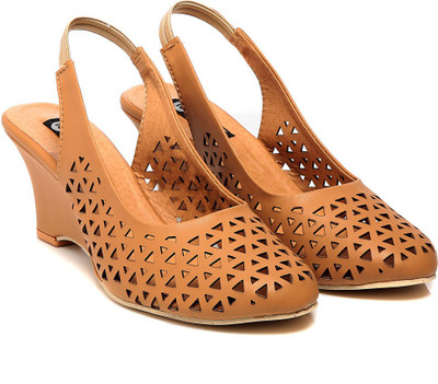 

TEN Women Tan Heels