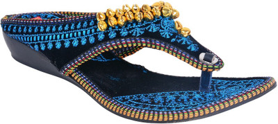 

Footrendz Women Turq Flats
