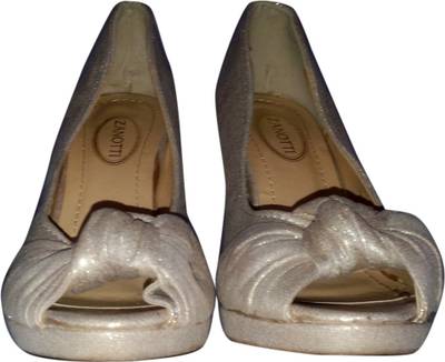 Triveni Women Golden Heels