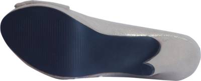Triveni Women Golden Heels